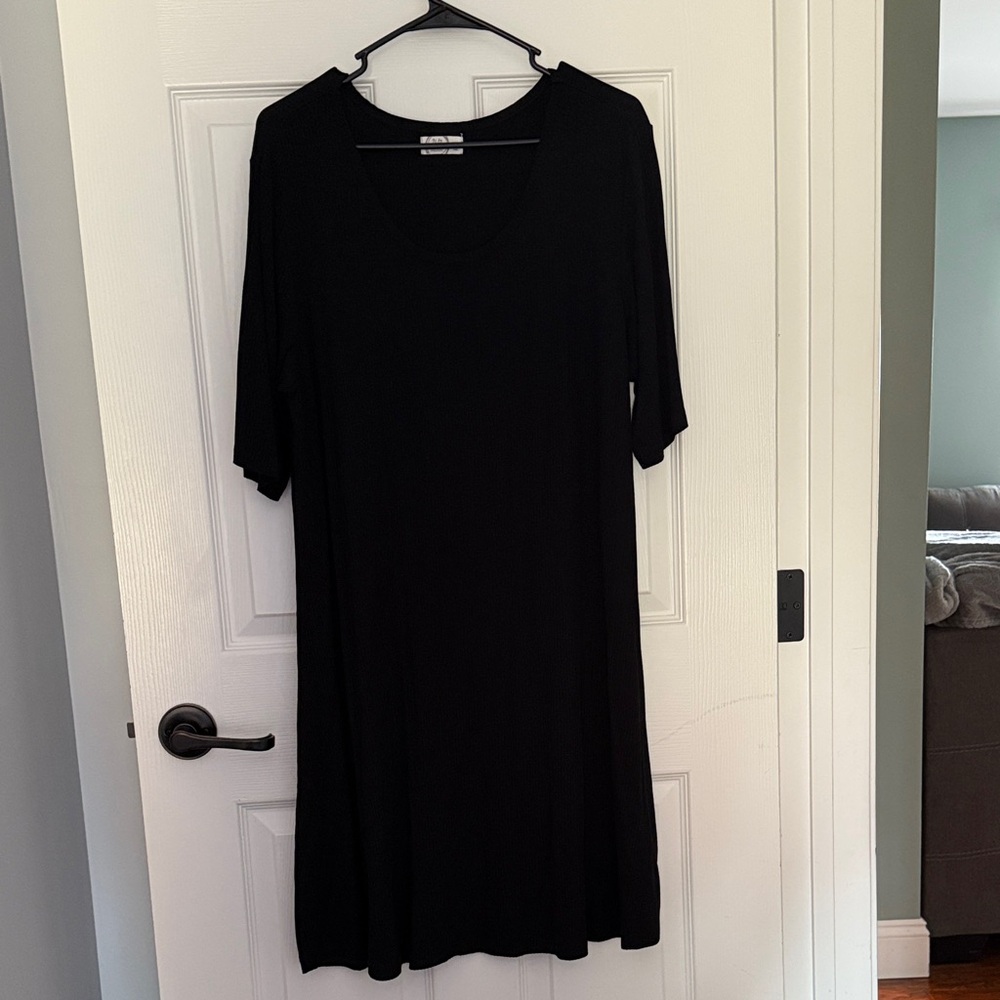 Black Short Sleeve Dress